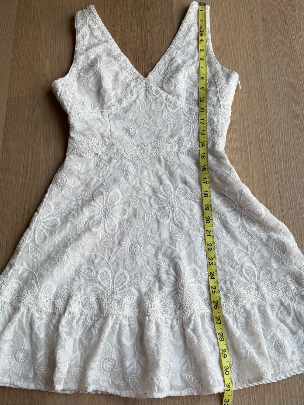 BB Dakota White Embroidered Lace V-Neck Sleeveless A-Line Short Dress 0 - Picture 4 of 5